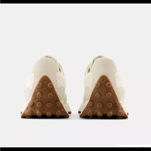 NWT! New Balance 327 Womens Size 7 Sneakers - Picture 7 of 8